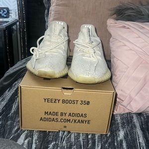 Yeezy Boost 350 V2 Cream White